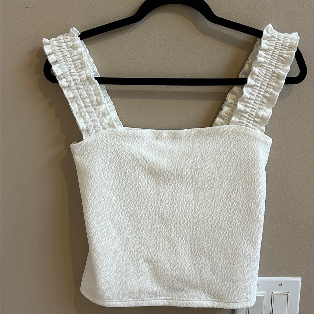 Amaryllis White Sleeveless Top Size Medium